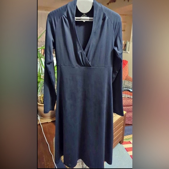 Patagonia medium black casual dress Athleisure comfort academia - Picture 3 of 4